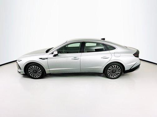 2025 Hyundai SONATA Hybrid SE