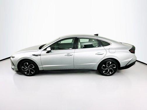 Aero Silver 2025 Hyundai SONATA SEL