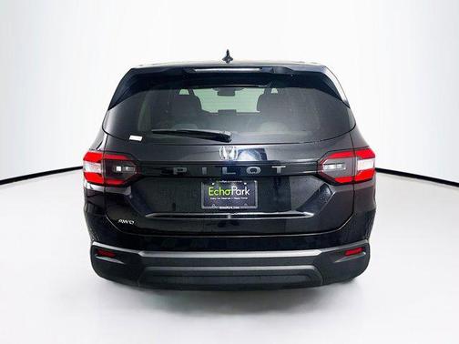 2023 Honda Pilot AWD LX