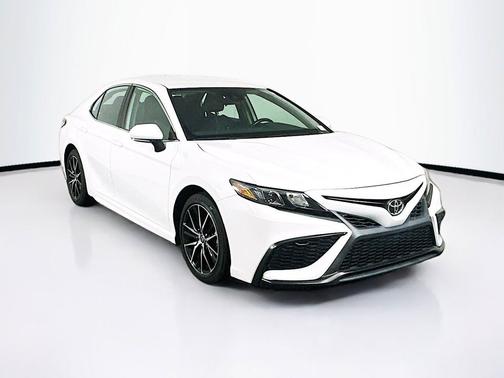 Ice Cap 2024 Toyota Camry SE