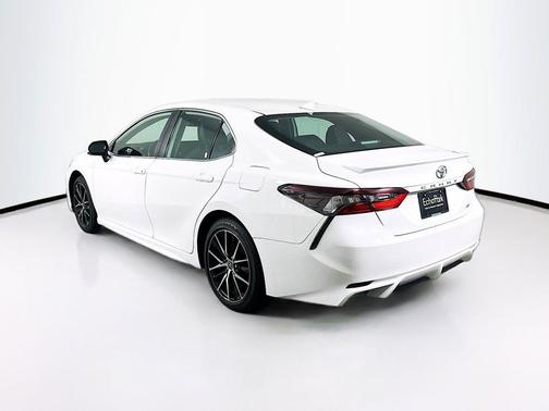 Ice Cap 2024 Toyota Camry SE
