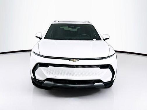 Summit White 2024 Chevrolet Equinox EV 2LT