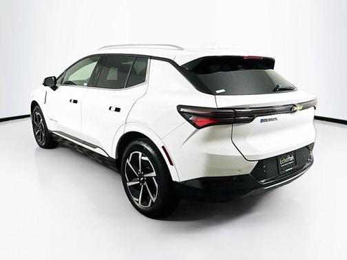 Summit White 2024 Chevrolet Equinox EV 2LT