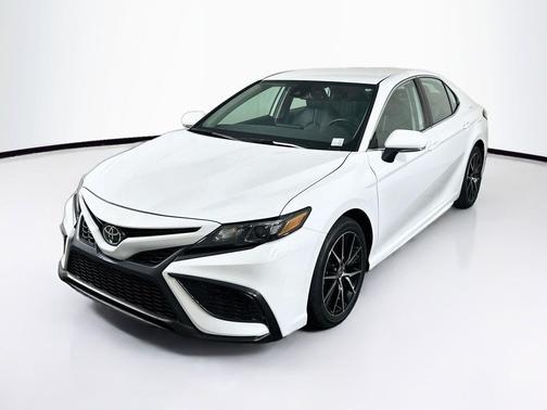 White 2024 Toyota Camry SE