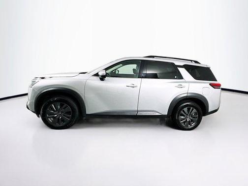 2024 Nissan Pathfinder SV FWD