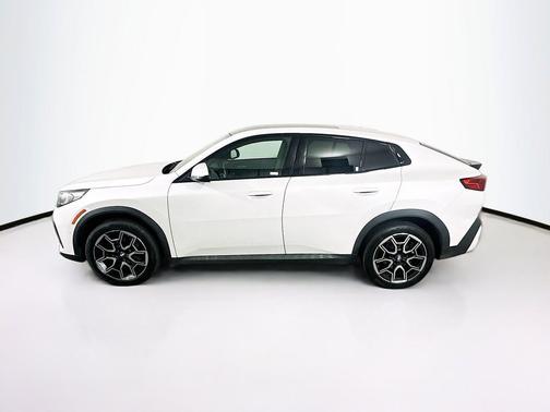 White 2025 BMW X2 xDrive28i