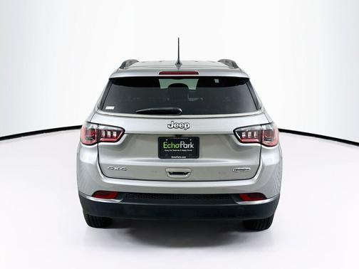 Billet Silver Metallic Clearcoat 2023 Jeep Compass Latitude Lux
