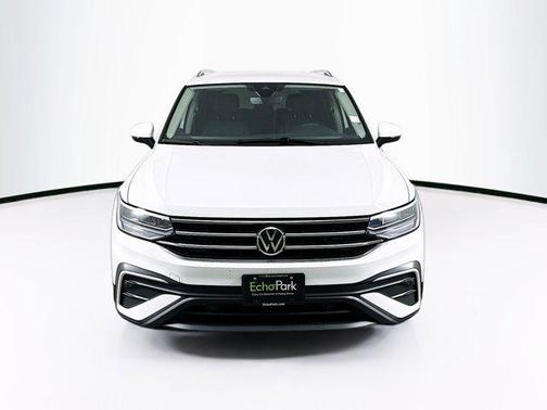 Pure White 2024 Volkswagen Tiguan 2.0T SE