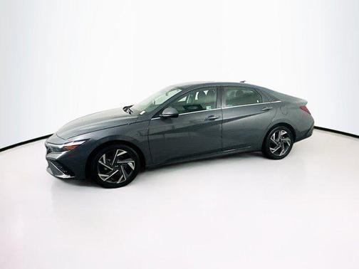 2025 Hyundai ELANTRA SEL