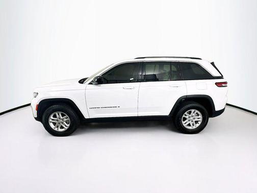 2022 Jeep Grand Cherokee Laredo