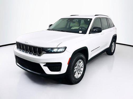 2022 Jeep Grand Cherokee Laredo