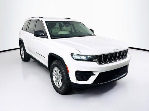 2022 Jeep Grand Cherokee Laredo
