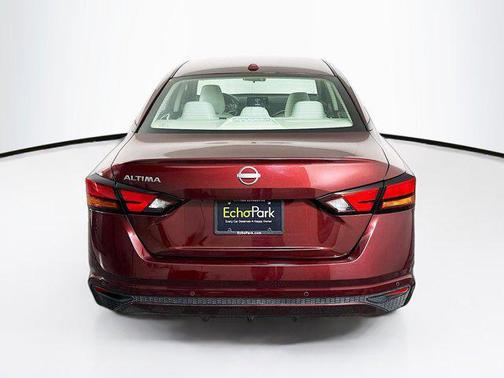 2025 Nissan Altima SV FWD