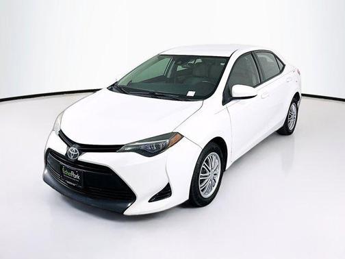 Super White 2017 Toyota Corolla LE