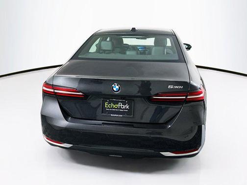 Dark Graphite Metallic 2025 BMW 530 530i