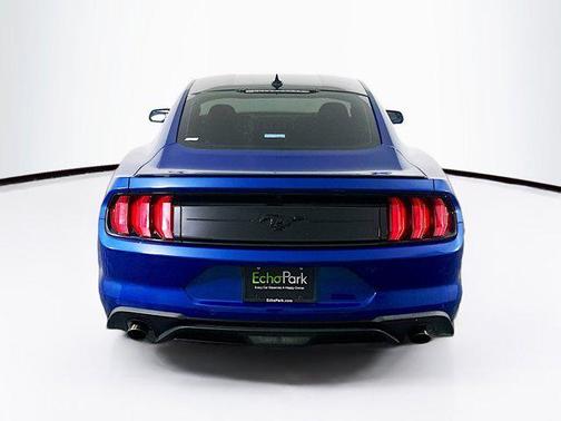 2022 Ford Mustang EcoBoost