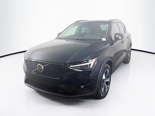 Onyx Black 2026 Volvo XC40 Plus, B5 AWD Gas (mild hybrid), Dark