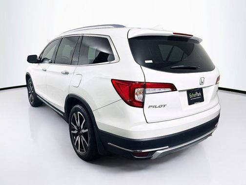 2022 Honda Pilot Touring 8-Passenger