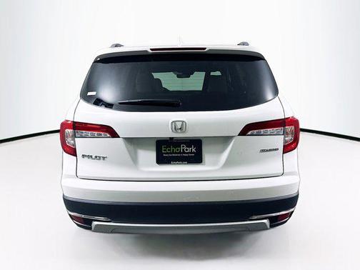 2022 Honda Pilot Touring 8-Passenger
