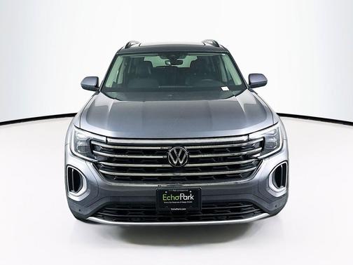 Platinum Gray Metallic 2024 Volkswagen Atlas 2.0T SE w/Technology