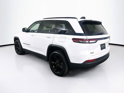 Bright White Clearcoat 2023 Jeep Grand Cherokee Limited