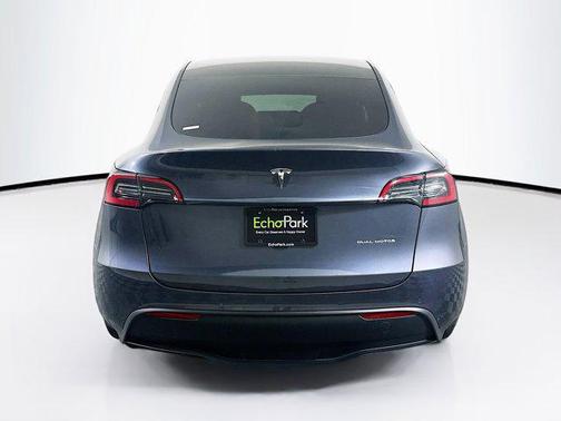 2022 Tesla Model Y Long Range Dual Motor All-Wheel Drive