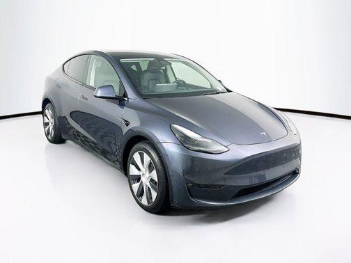 2022 Tesla Model Y Long Range Dual Motor All-Wheel Drive