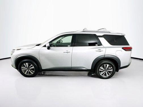 Brilliant Silver Metallic 2023 Nissan Pathfinder SL 4WD