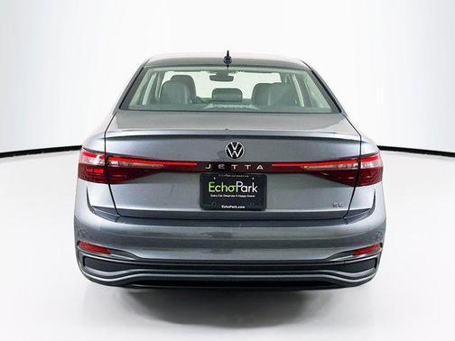 Platinum Gray Metallic 2025 Volkswagen Jetta 1.5T SE