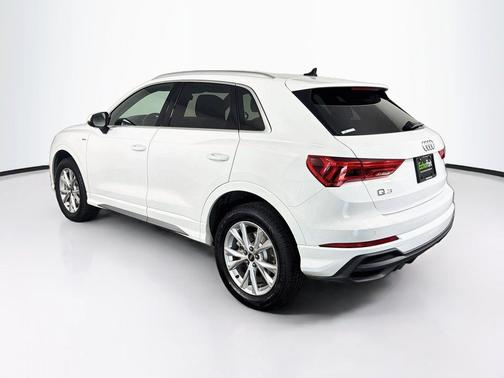 Ibis White 2023 Audi Q3 Premium 45 TFSI S line quattro Tiptronic