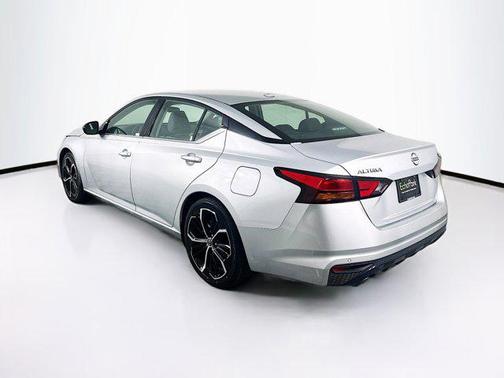 2023 Nissan Altima SR FWD
