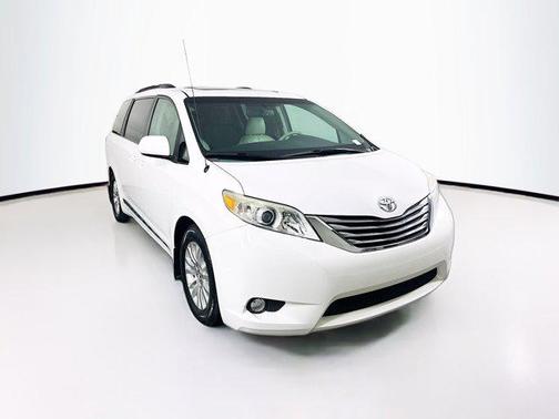 2013 Toyota Sienna XLE