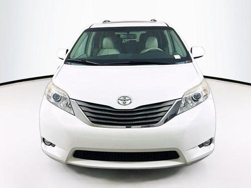 2013 Toyota Sienna XLE