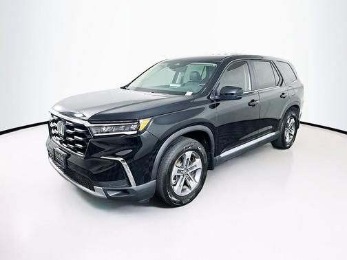 Crystal Black Pearl 2023 Honda Pilot 2WD EX-L 8 Passenger