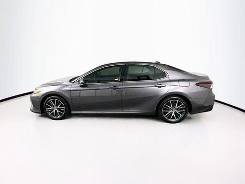 2023 Toyota Camry Hybrid XLE
