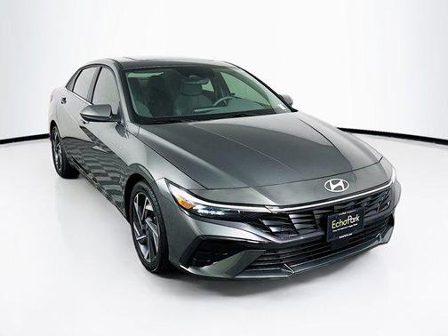 2025 Hyundai ELANTRA SEL