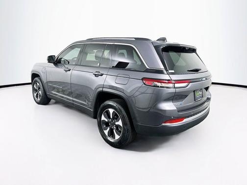 Baltic Gray Metallic Clearcoat 2022 Jeep Grand Cherokee 4xe Base