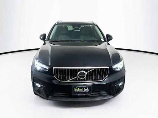 2025 Volvo XC40 B5 Plus Bright Theme