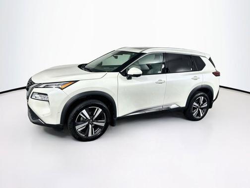 Pearl White Tricoat 2023 Nissan Rogue SL