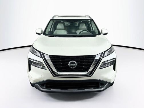 Pearl White Tricoat 2023 Nissan Rogue SL