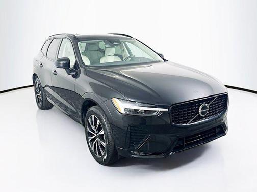 2024 Volvo XC60 B5 Core Dark Theme