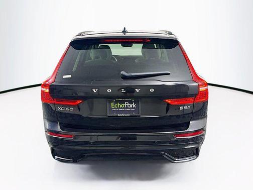 2024 Volvo XC60 B5 Core Dark Theme