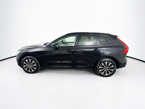 2024 Volvo XC60 B5 Core Dark Theme