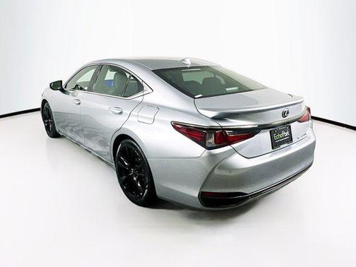 2024 Lexus ES 300h F SPORT Handling