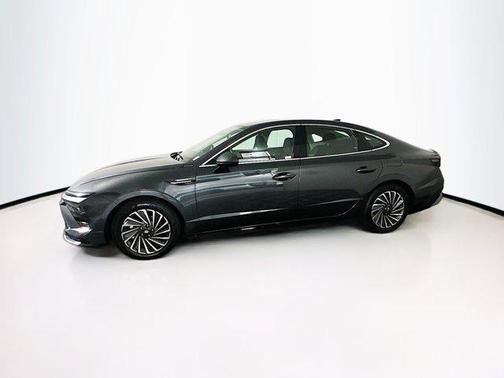 2025 Hyundai SONATA Hybrid SE