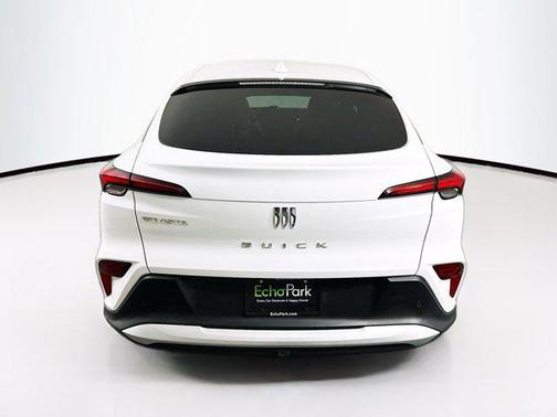 Summit White 2025 Buick Envista Preferred FWD