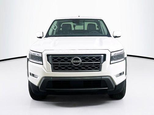 2024 Nissan Frontier SL