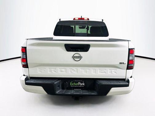 2024 Nissan Frontier SL