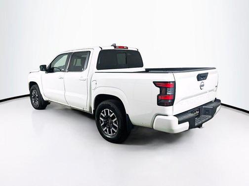 2024 Nissan Frontier SL