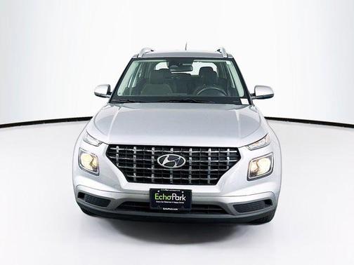 Shimmering Silver 2025 Hyundai VENUE SEL